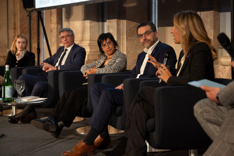 Quantum – Research, Industry and the Arts