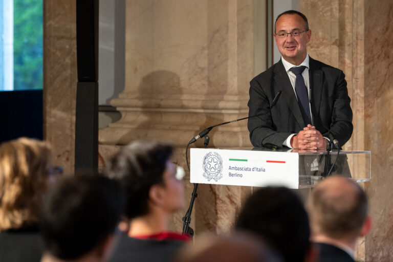 Quantum – Research, Industry and the Arts